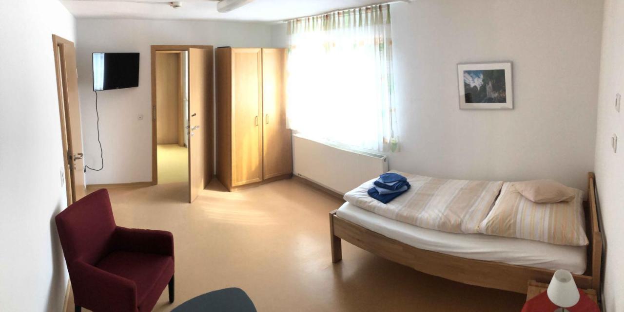 Personalwohnheim Altenpflege Foditsch 상트요한 외부 사진